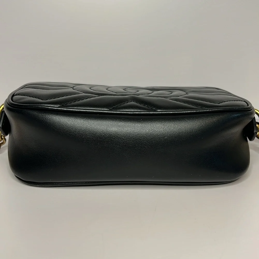 Gucci Mini Marmont Black with gold hardware - Picture 5 of 16